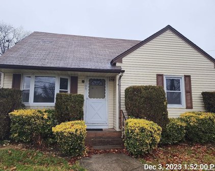 195 Candlewood Road, Bay Shore