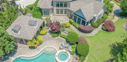 562 Brendlynn Court, Suwanee
