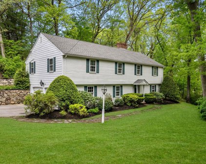 38 Oak Hill Rd, Wayland