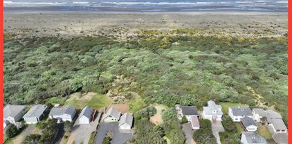 327 Sand Dune Avenue SW, Ocean Shores