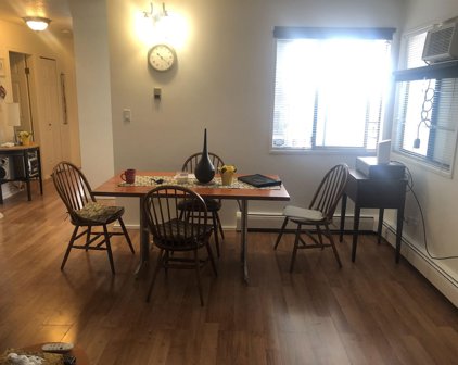 5132 Hastings Street, Burnaby