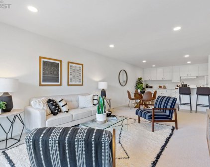 950 Shorepoint Ct Unit #310, Alameda
