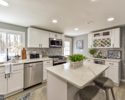151 Hazelhurst Ave, Lawrenceville