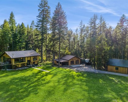 826 Spruce Mountain Road, Columbia Falls