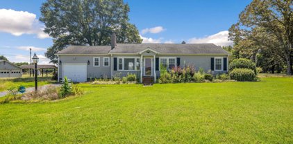 428 Apple Valley Rd, Duncan