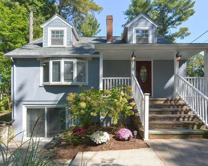 16 Cross St, Hopkinton