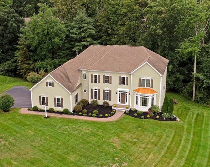 33 Canterbury Hill Rd, Acton