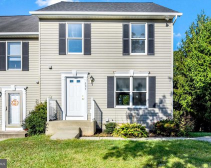 527 Gentry Ct, Westminster