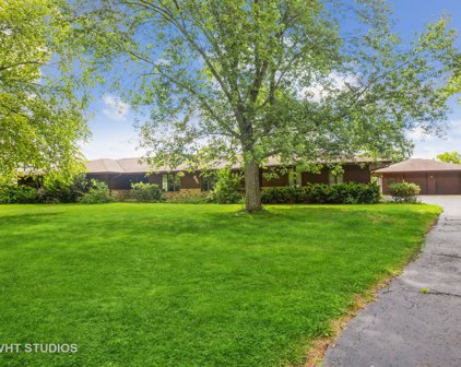 29W381 Garden Drive, Bartlett