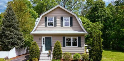 9 Lyman Street, Southborough