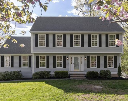 27 Misty Lane, Westford