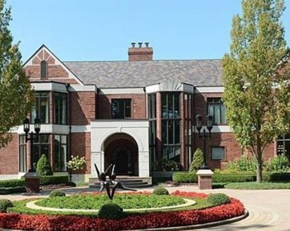 695 VAUGHAN, Bloomfield Hills