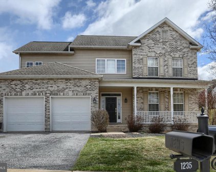 1235 Winding Oak Dr, York