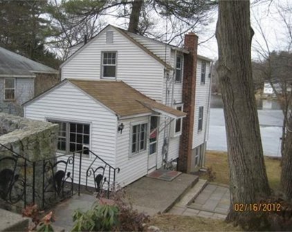 18 Crest Rd, Wayland