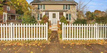 43 Pine St, Newton