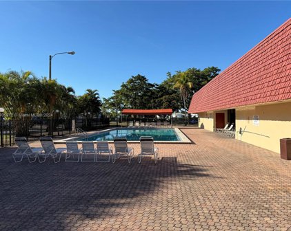 21511 Nw 3rd St, Pembroke Pines