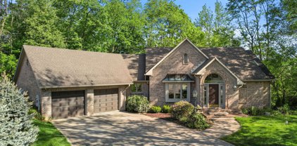 6561 Kings Court, Avon