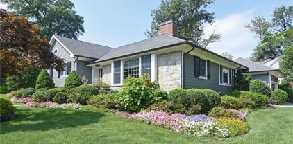 31 Grove Lane, Eastchester