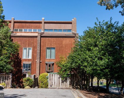 2 Klakring Ct, Annapolis