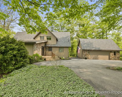 6768 Whitefish Road, Howard City