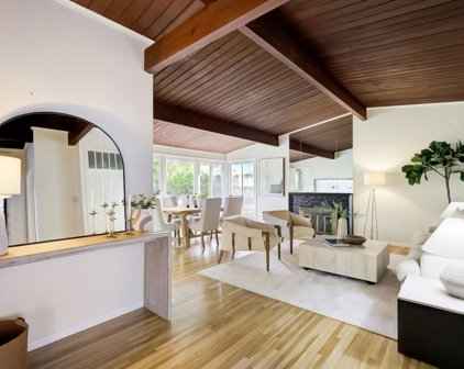 7200 W 88th Pl, Los Angeles