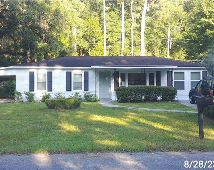 7 Brookview Drive, Savannah