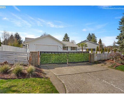 925 NW 8TH DR, Hillsboro