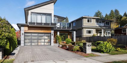 526 W 21st Street, North Vancouver