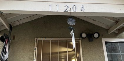 11204 Santa Paula, Lamont