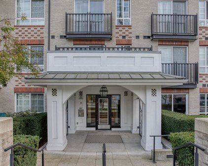 608 Como Lake Avenue Unit 105, Coquitlam
