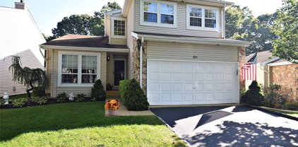 305 Bristol Court Unit #305, Holbrook