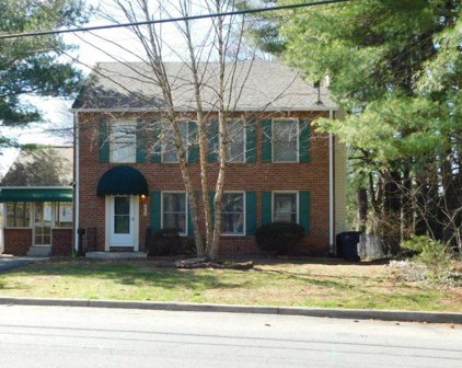 2115 Carlton Sw Rd, Roanoke
