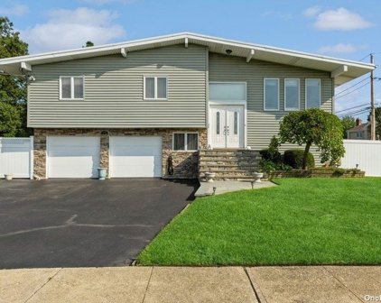 1710 John Street, Merrick