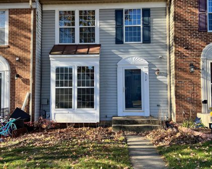 512 Lakes Ct, Westminster