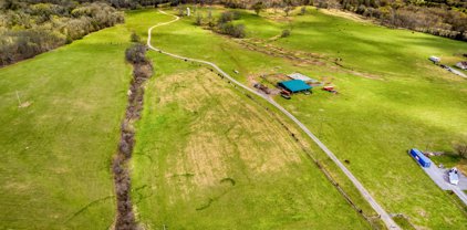 655 Chipman Rd, Bethpage