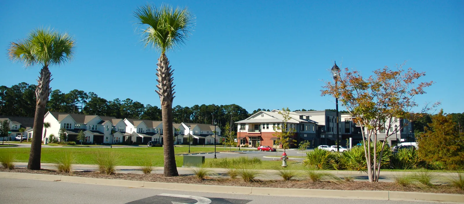 Townhomes and retail buildings side by side at Washington Square on Buckwalter Parkway in Bluffton SC