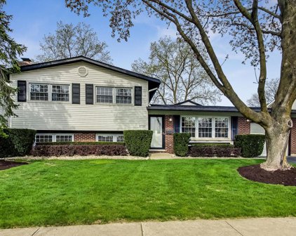 2722 N Kennicott Avenue, Arlington Heights