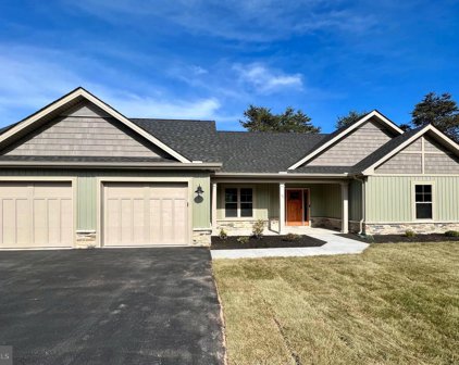 483 Wampum Ln, Hedgesville