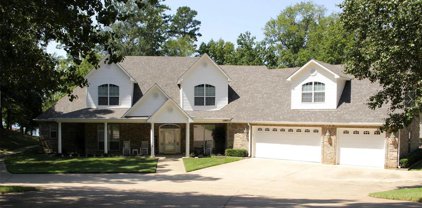 1913 E Lake  Drive, Gladewater