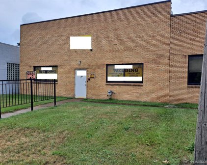 13118 E 9 MILE, Warren