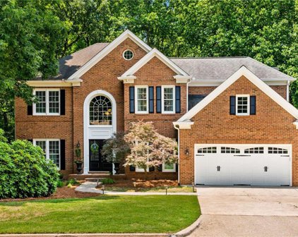 205 Willow Brook Drive, Roswell