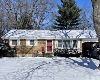 6 Hickory Lane, Algonquin
