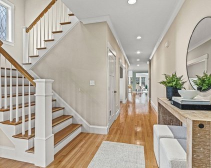 74 Oak Street, Wellesley