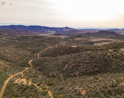 11 Pine Ridge Rd, Tehachapi