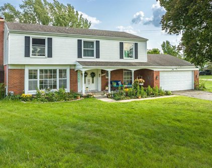 8328 Hedgeway Dr., Shelby Twp