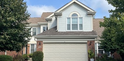 2066 N Charter Point Drive, Arlington Heights