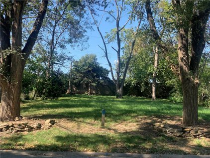 626 NW Village Drive, Lee's Summit