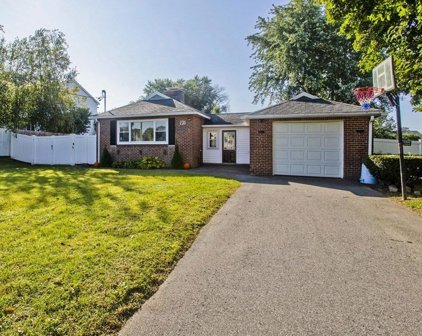 123 Mckinstry Ave, Chicopee