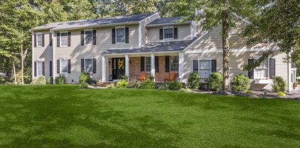 101 Oak Glen Court, Lincroft