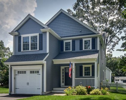 9 Windsor Ave, Natick